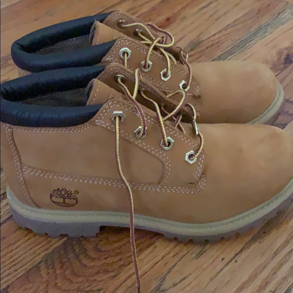 Women’s Timberland Boots - Picture 3 of 3